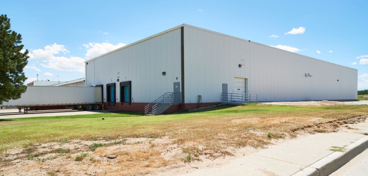 Exterior photo of Lineage's Greeley facility