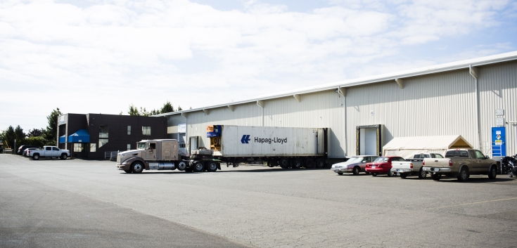 Exterior photo of Lineage's Salem facility