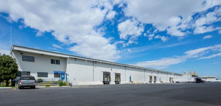 Exterior photo of Lineage's Quincy - Columbia facility