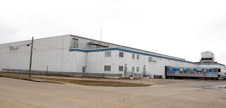 Exterior photo of Lineage's Louisville - Industry facility