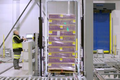 pallet moving through the warehouse using automation